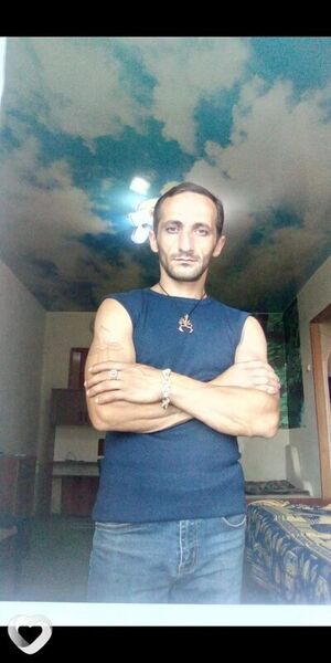  ,   Edvard, 42 ,   ,   