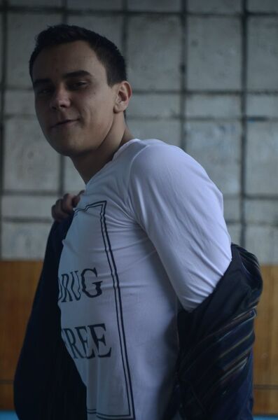  ,   Denis, 33 ,   ,   