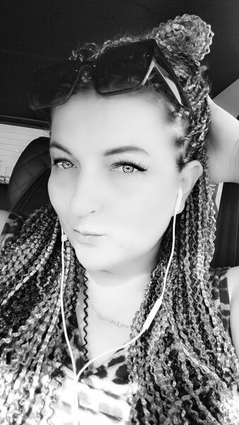  ,   Roxie, 35 ,   ,   , c , 