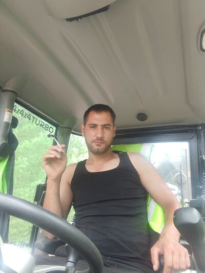  ,   Hovo, 33 ,   ,   