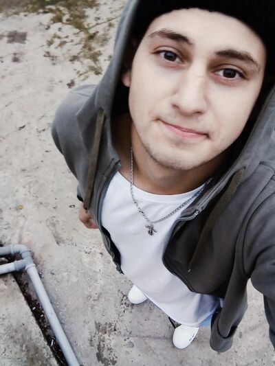  ,   Vlad, 21 ,   ,   