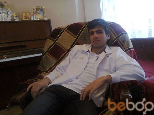  ,   Daniel, 32 ,   