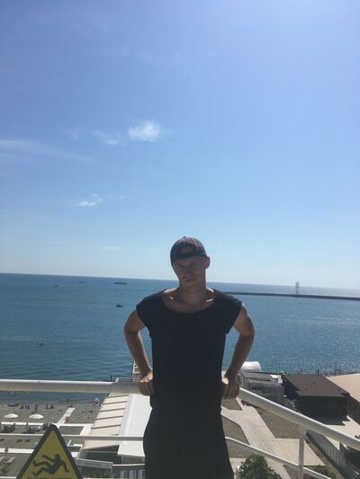  ,   Axel, 37 ,   c 