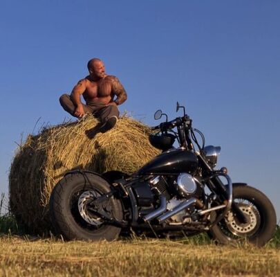  ,   Aleks, 43 ,   ,   