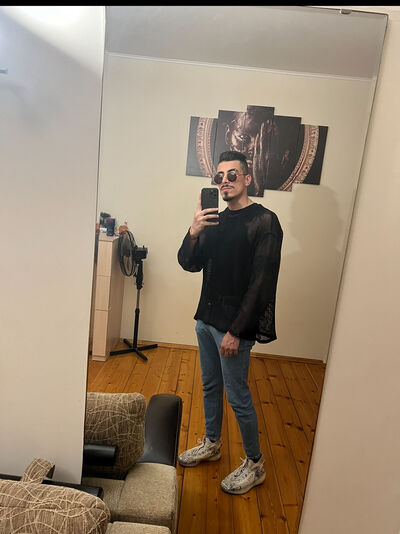  ,   Kara, 25 ,   ,   