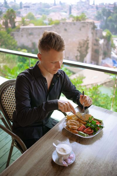 ,   Sergey, 27 ,   