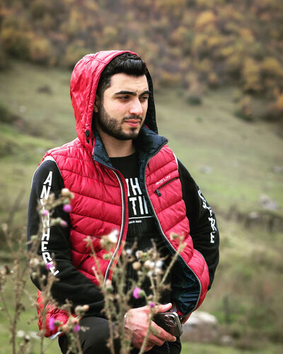  ,   Elvin, 29 ,     