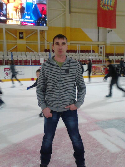  ,   Paderik, 49 ,   