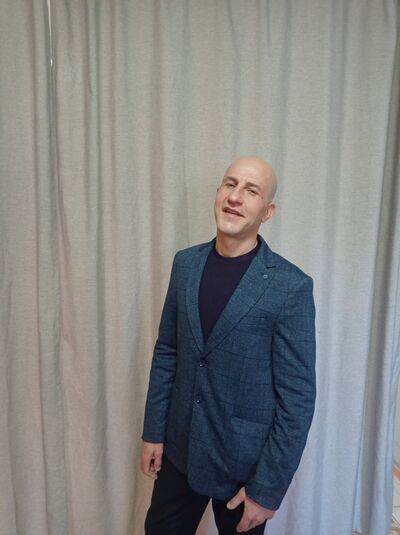  ,   Adam, 42 ,   ,   