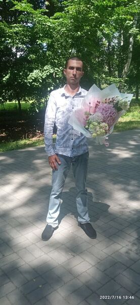  ,   Trihan, 27 ,   ,   