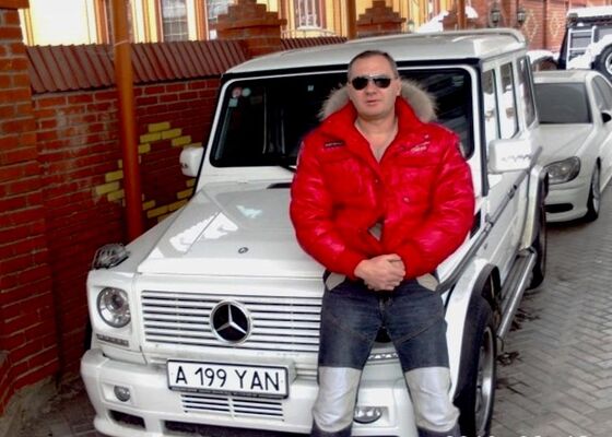  ,   Leon, 49 ,   ,   , c 