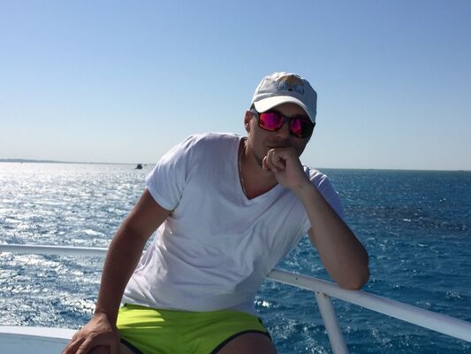  ,   Ronan, 37 ,   ,   , c 