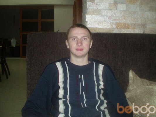  ,   Nikalas, 37 ,   