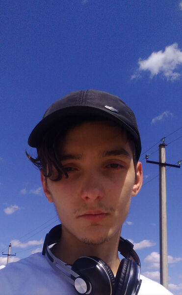  ,   Vladislav, 25 ,   ,   