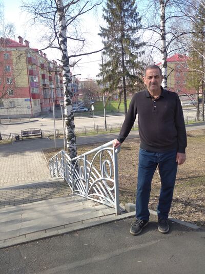  ,   Adil, 62 ,   ,   