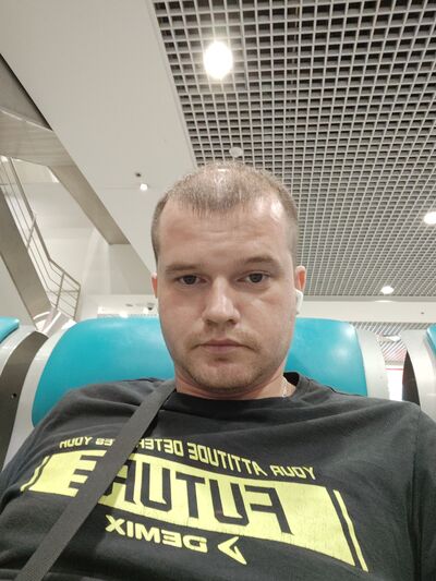  ,   Mikhail, 32 ,   ,   , c , 