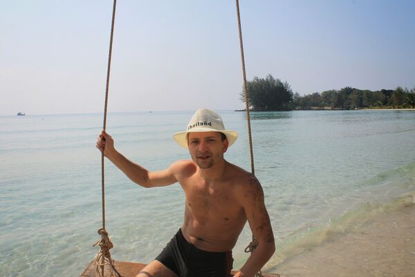  ,   Sergei, 37 ,   ,   , c 