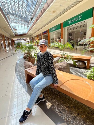  -,   Mila, 59 ,     