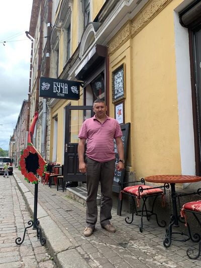  ,   Nero, 46 ,   