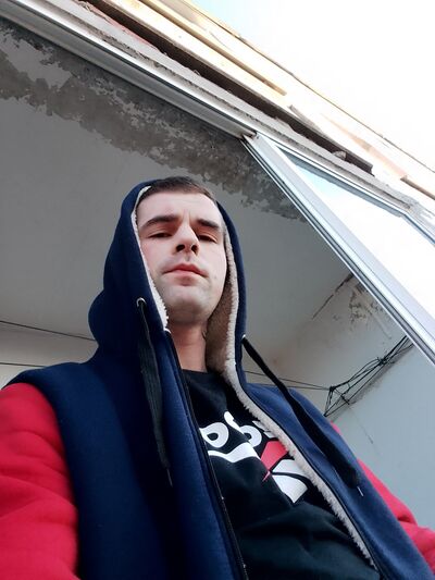  ,   Maxim, 27 ,   ,   , c , 