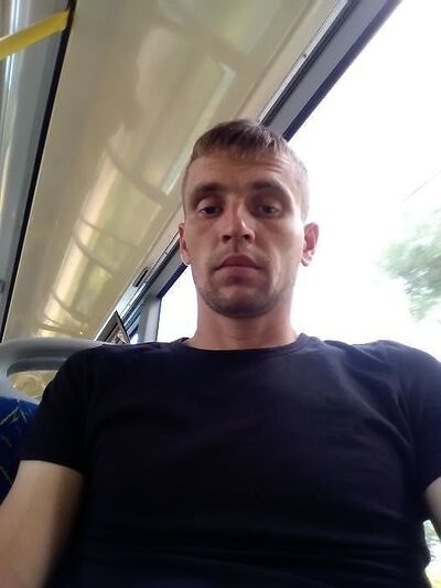  ,   Igor, 37 ,   