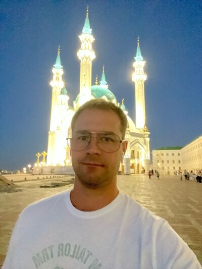  ,   Maxim, 38 ,   ,   