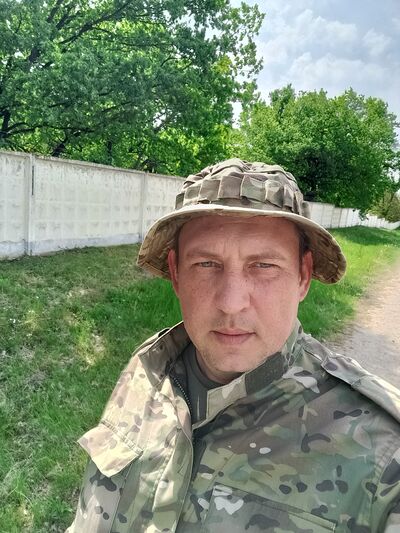  ,   Max, 42 ,   ,   