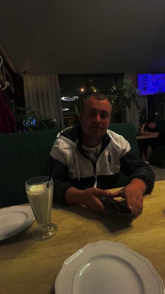  ,   Adrian, 28 ,   ,   