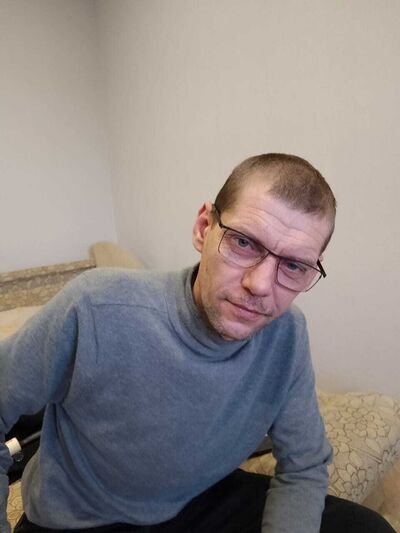  ,   Viktor, 42 ,   ,   , c , 