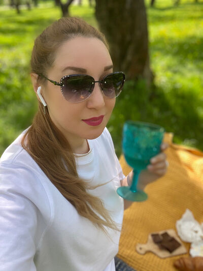  ,   Flo, 45 ,     , c 