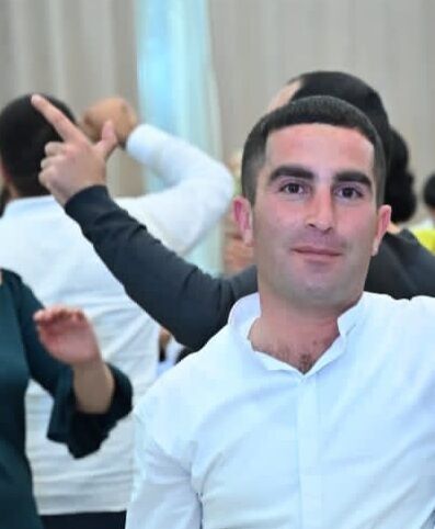  -,   Sasha, 33 ,   ,   