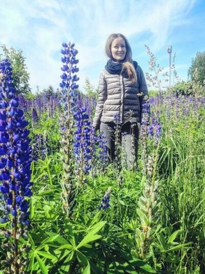  ,   Albina, 33 ,  