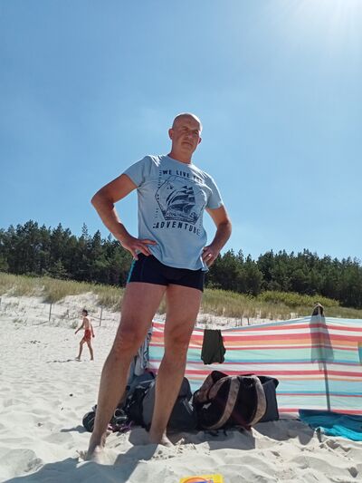  ,   Pawel, 44 ,   ,   