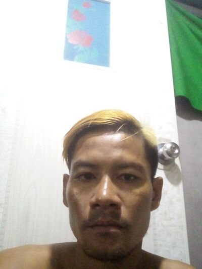  ,   Noy, 33 ,   ,   