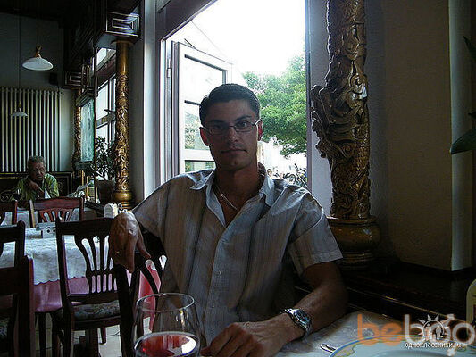  ,   Ernesto, 45 ,  