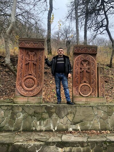  ,   Karen, 43 ,   c 