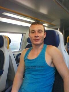  ,   Valentin, 32 ,  