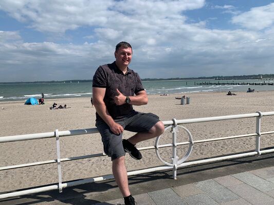  ,   Ruslan, 41 ,   ,   , c , 