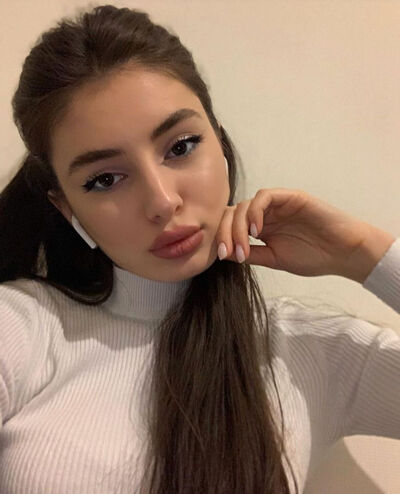  ,   Leya, 24 ,   ,   