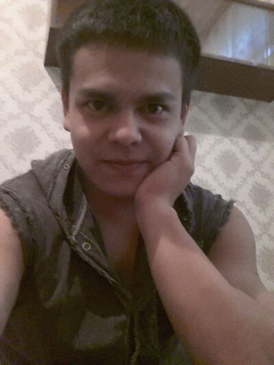  ,   Vlad, 33 ,   