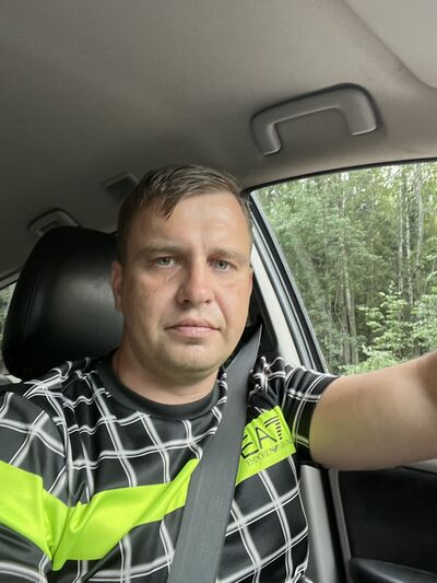  ,   Victor, 37 ,   ,   