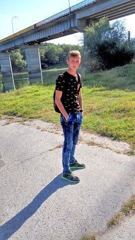  ,   Djoni, 31 ,   