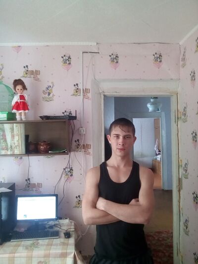  ,   Denis, 27 ,  