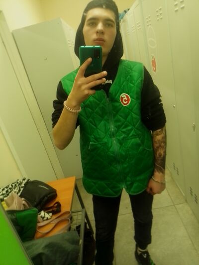  ,   Artyom, 22 ,   ,   
