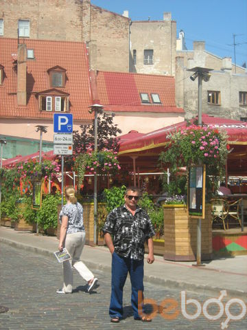  ,   Maikl, 56 ,   