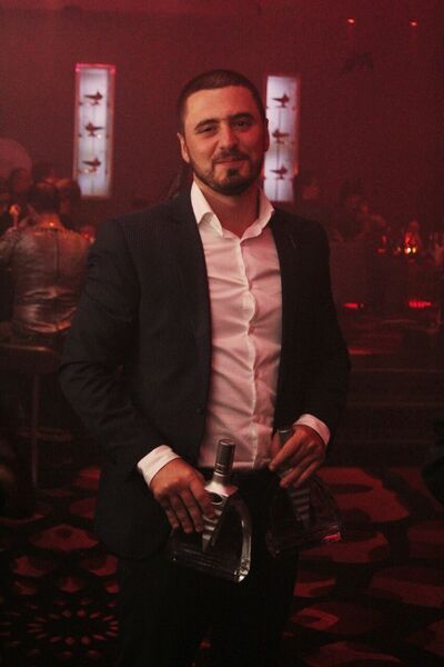  ,   Ruslan, 37 ,   ,   , c 