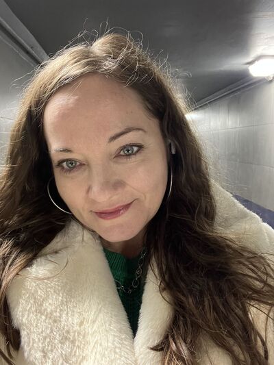  ,   Anett, 42 ,   c , 