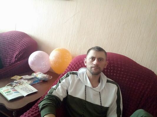  ,   Nikolas, 40 ,   ,   