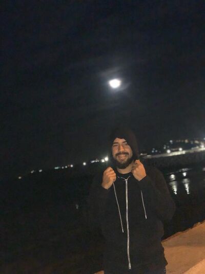  ,   Youssef, 25 ,   ,   