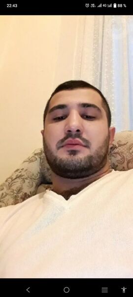  -,   Ali, 30 ,   ,   